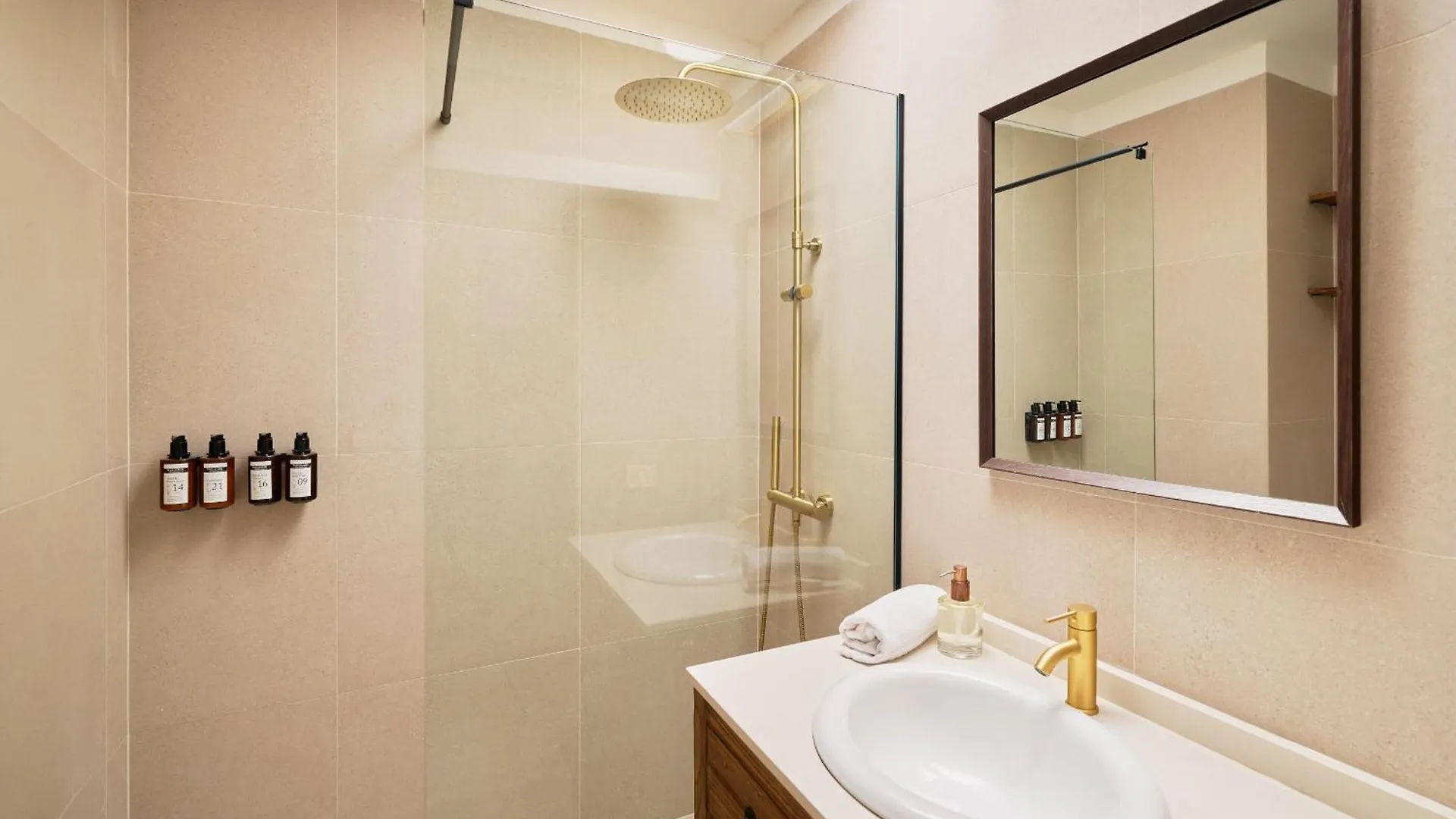 Apartamento Con Piscina Caliente, Mar, Wifi Pro, Barbacoa Gas San Miguel de Abona Spagna