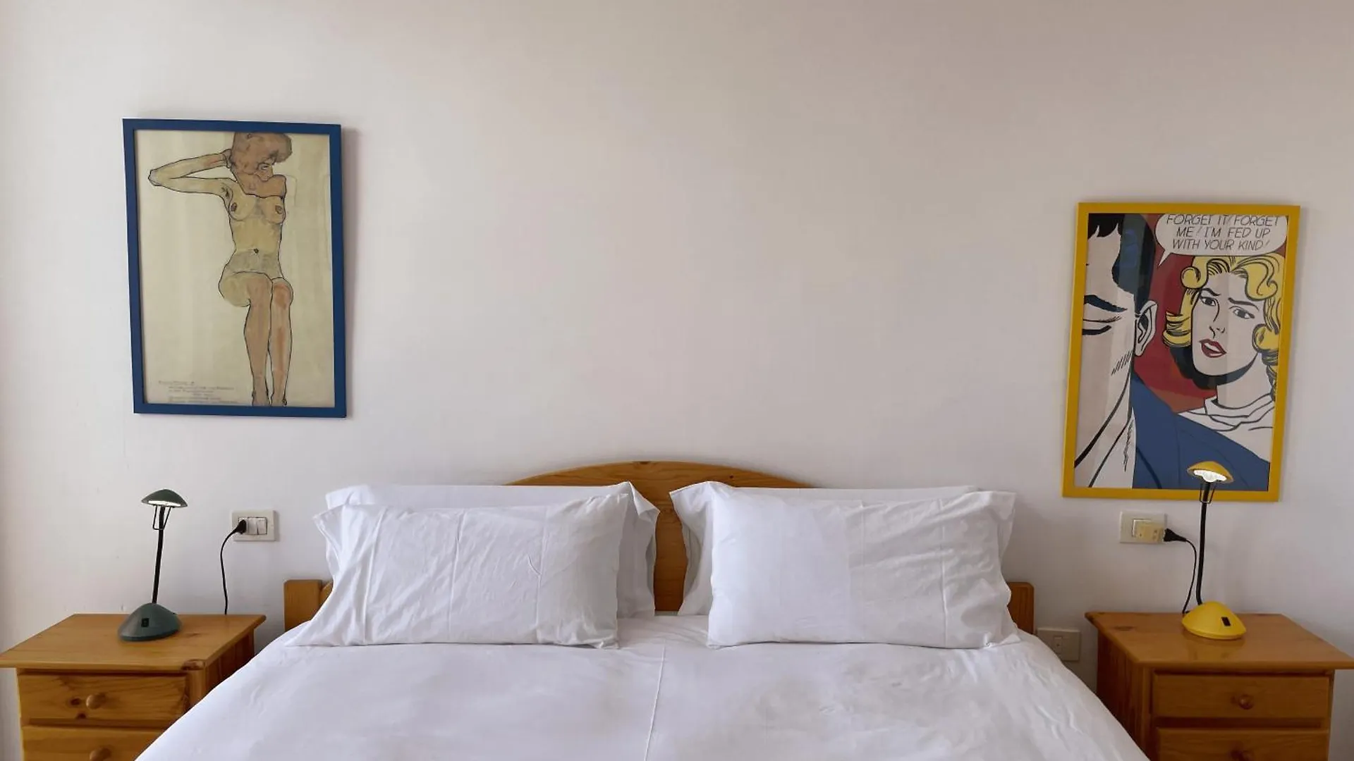 Apartamento Con Piscina Caliente, Mar, Wifi Pro, Barbacoa Gas contacts